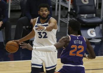 Deandre Ayton Girlfriend Name: Find out the Facts about his Relationship