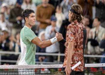 Tsitsipas vs Bergs who will win? (Easy Guide for Tennis Fans)