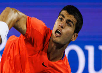 Aliassime vs Alcaraz: A Battle of Titans (Check the Time and Get Ready to Watch)