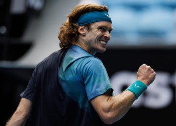 De Minaur vs Auger Aliassime: Whos Gonna Take It? (Your Quick Prediction Guide Here!)