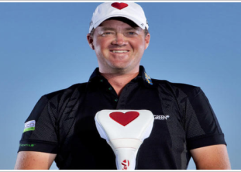 Whats the Net Worth of Tiger Woods Caddy? (Discover the Staggering Figures Now!)