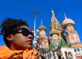 Dana Whites Home: Get a Sneak Peek Inside the UFC Bosss Awesome Mansion!