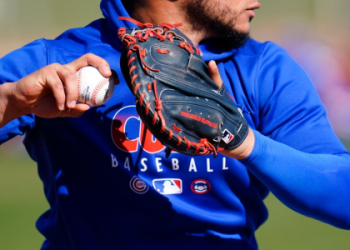 Altuve Glove: Why Is It So Popular? Learn the Secrets Behind the Glove