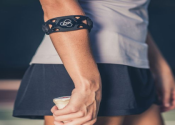 Need a Wristband for Golf? (Find the Best One for Your Style)