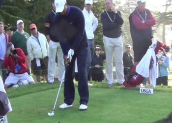 Want to copy the Tiger Woods grip? Learn the basics of his interlocking golf grip technique now.