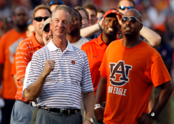 Want to connect with the Alabama baseball staff? Find contact details easily.