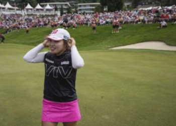 Want Ayaka Furue WITB information? Learn about the specific clubs in her golf bag.