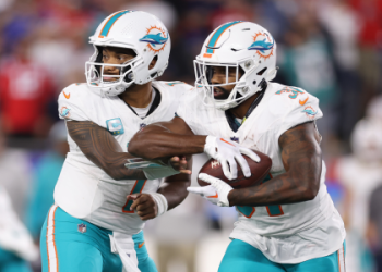 What is the fantasy outlook for Roschon Johnson week 6 (See if he is a viable option this week)