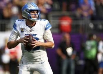 Aaron Jones or David Montgomery: Analyzing their performance