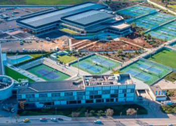 Tell me what does Rafas sister do for work? (Exploring Maribel Nadals professional life and job)