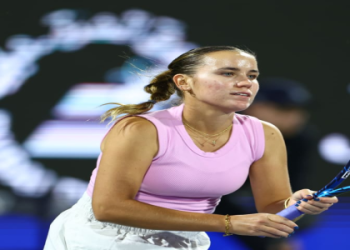 Emma Navarro vs Viktoriya Tomova: What Are Their Odds?