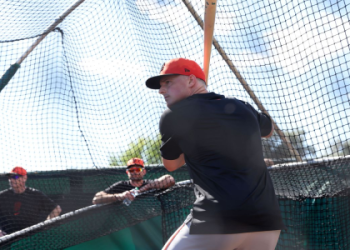 People often ask are Bryan and Elly De La Cruz related? We provide the clear answer baseball fans want.