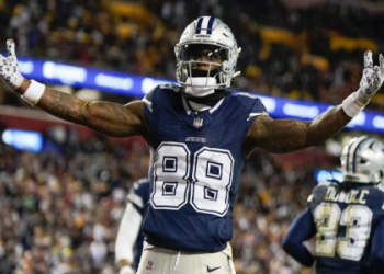 Where is the best place to sell your lamar jackson rookie card? Find trusted platforms for good prices.